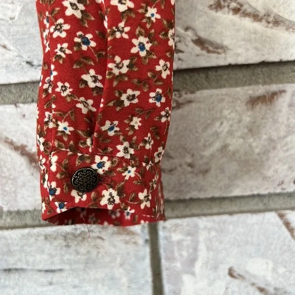 Forever 21 | Red Floral Blouse - Picture 3 of 8